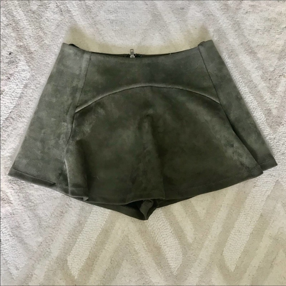 Seek the Label Olive Green Suede Mini Skort Size S